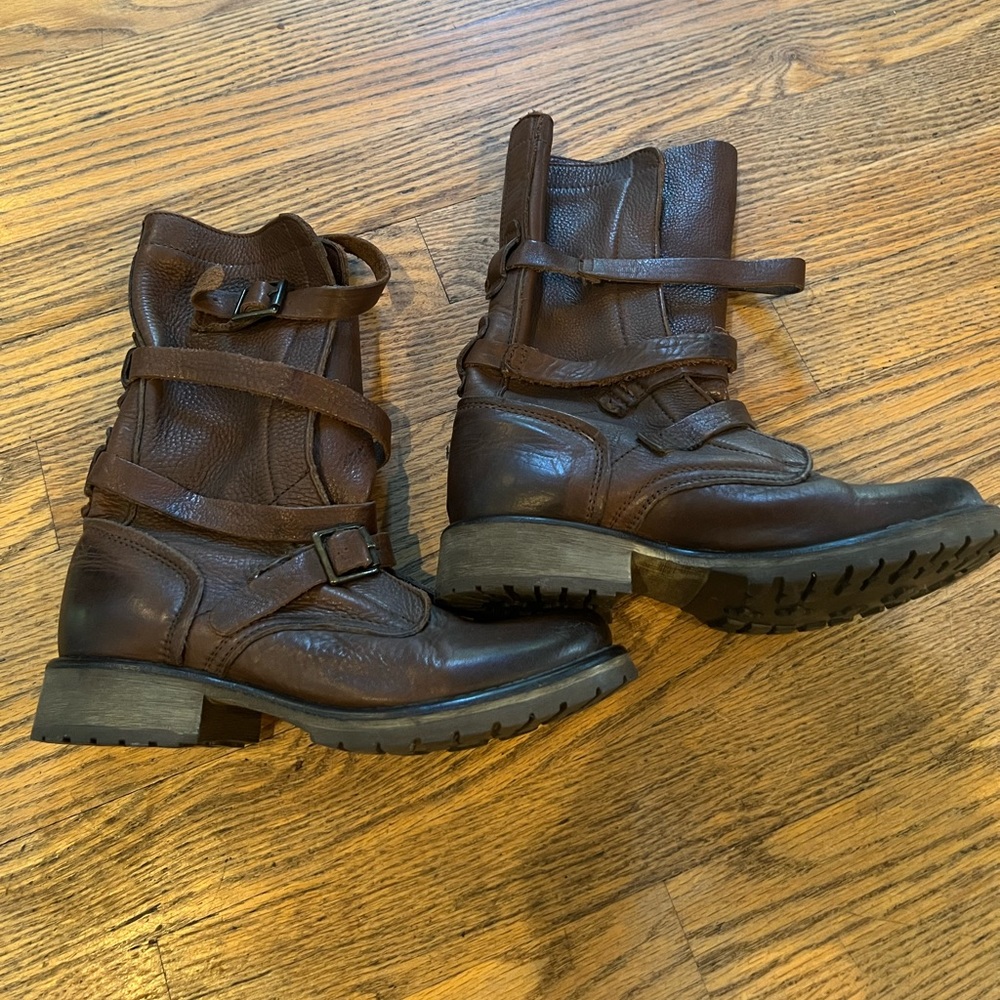 Steve Madden women’s boots size 6
